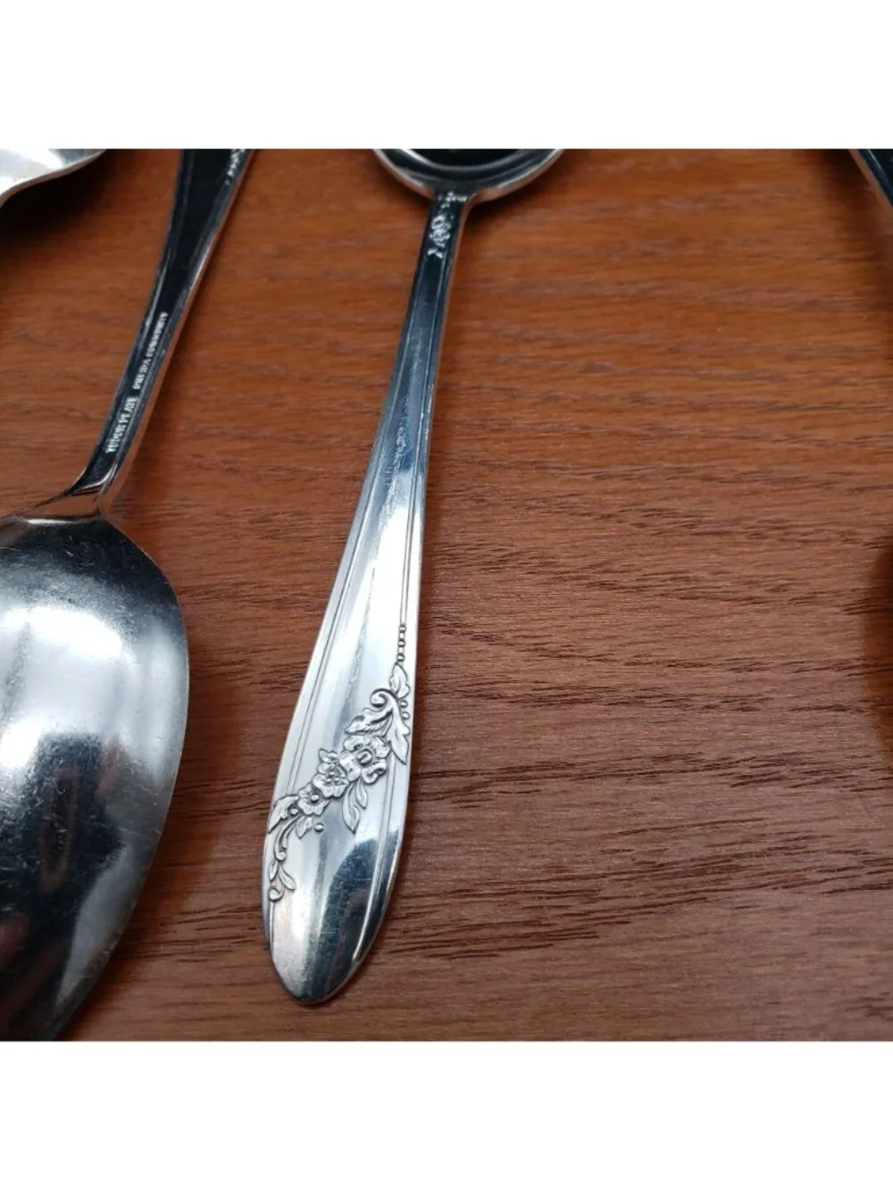 Tudor Plate Queen Bess II Flatware Set Service for 8 Oneida Silverplate